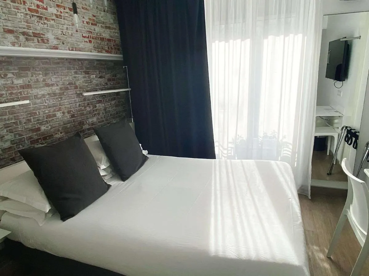 Best Western Hotel Le Montparnasse Parigi